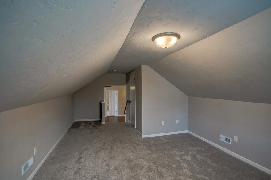 Loft area looking to living room - 826 Thompson Dr