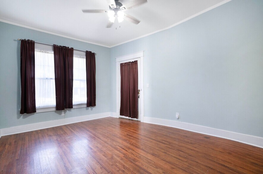 Building Photo - Charming Historic 2BR Apartment with Garag...