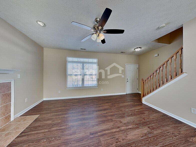 Building Photo - 16698 Maraschino Dr