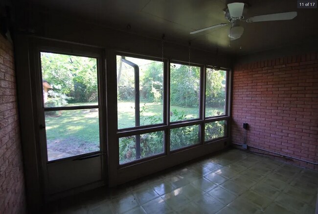 Building Photo - 2120 Belmont Dr