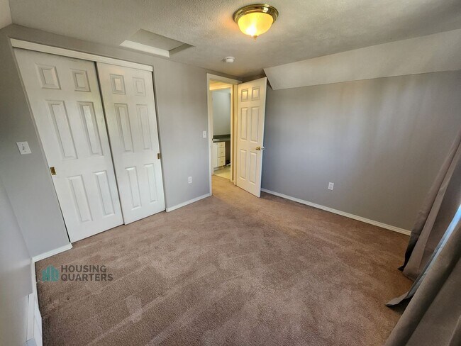 Building Photo - Spacious 4-Bedroom Home in Spokane Valley with Finished Basement & Fenced Yard