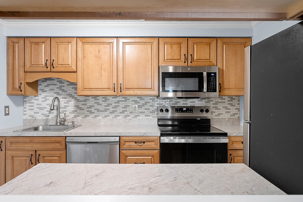 Building Photo - 976 Wood Hollow Dr