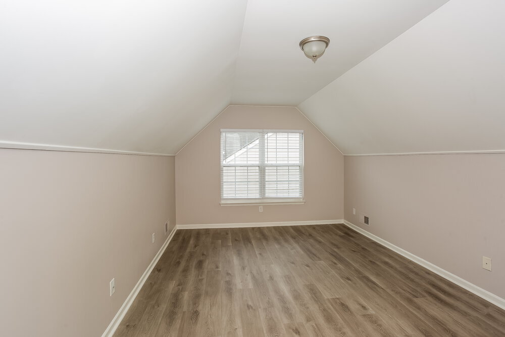 Building Photo - 5902 Shining Oak Ln