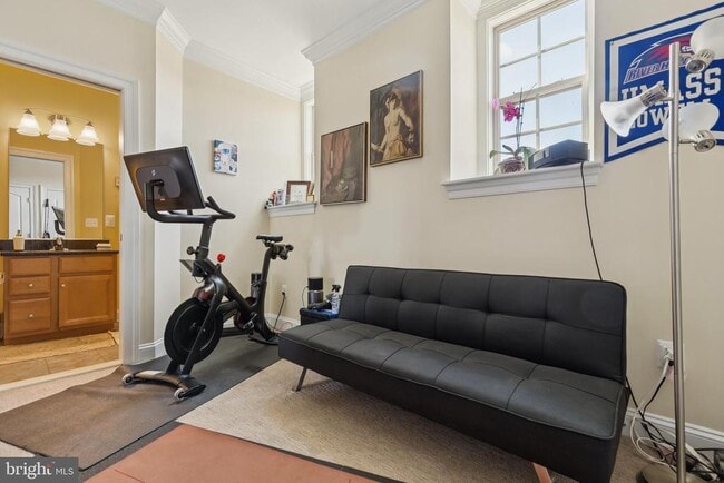 Building Photo - 724 Sentry Square