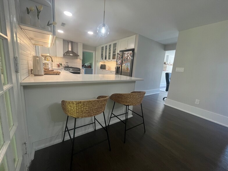 Building Photo - 231 Colonial Ave