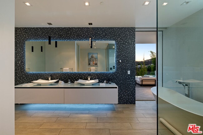 Building Photo - 7080 Mulholland Dr