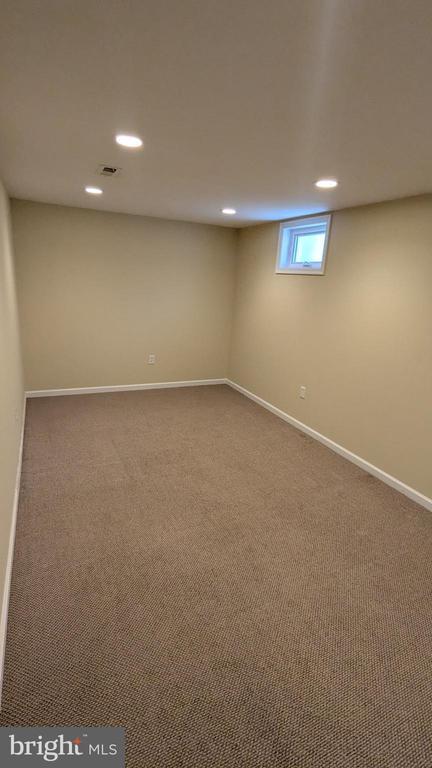 Building Photo - 12405 Willow Falls Dr