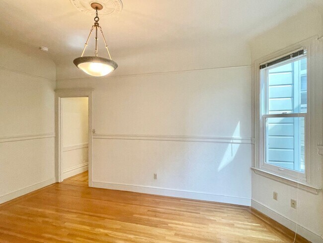 Building Photo - Spacious Studio in the heart of Pacific Heights!  Bonus room!  Laundry! PROGRESSIVE