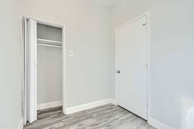 Building Photo - 400 N Hilton St