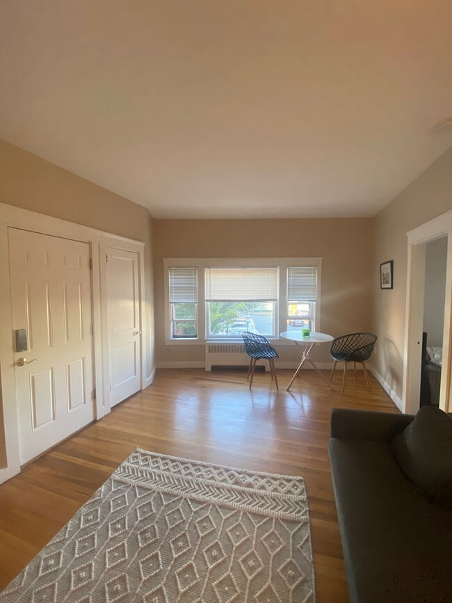 Building Photo - 107 Bellevue Ave