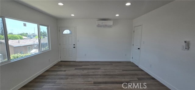 Building Photo - 833 E 92nd St