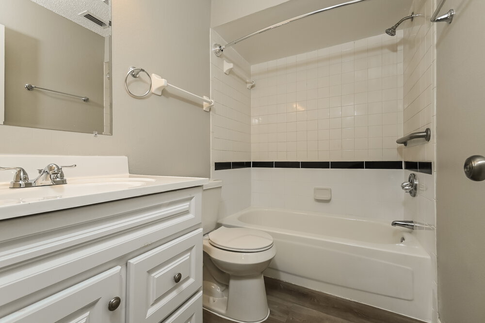 Building Photo - 5227 Grace St E