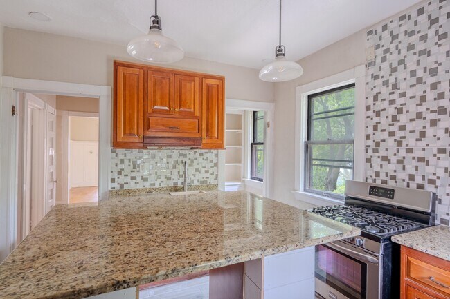 Building Photo - 1148 N 33rd St