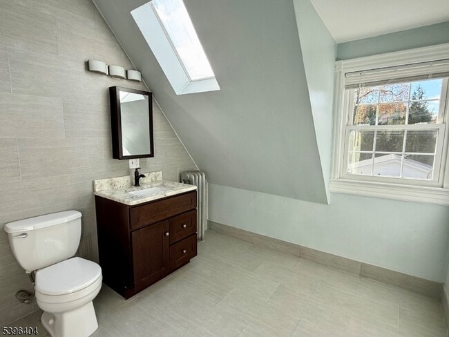 Building Photo - 8 William St