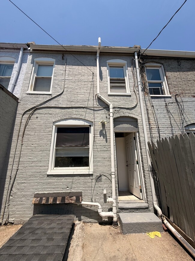 Building Photo - 1737 Wilkens Ave