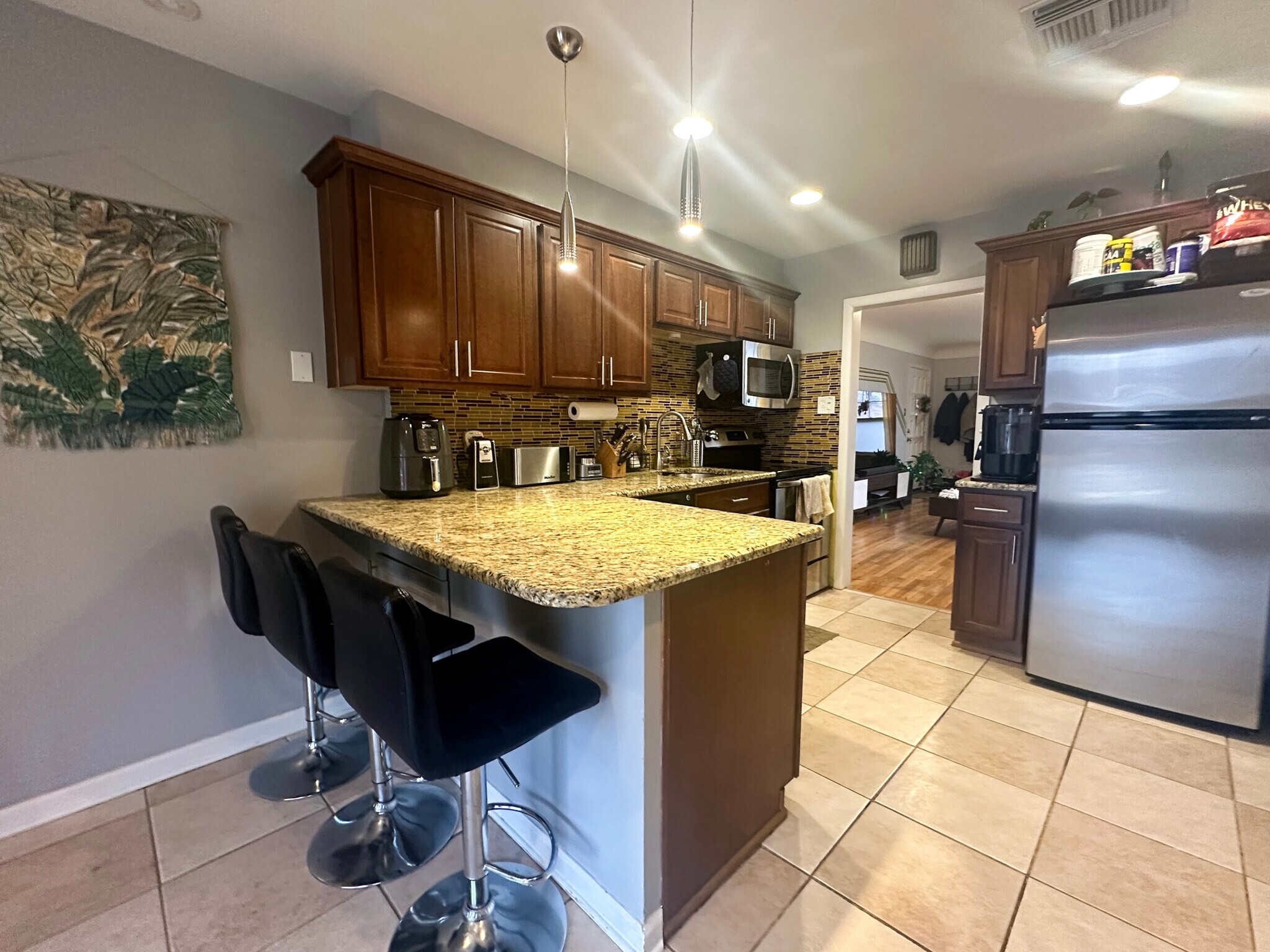 Building Photo - 3131 Milwaukee St