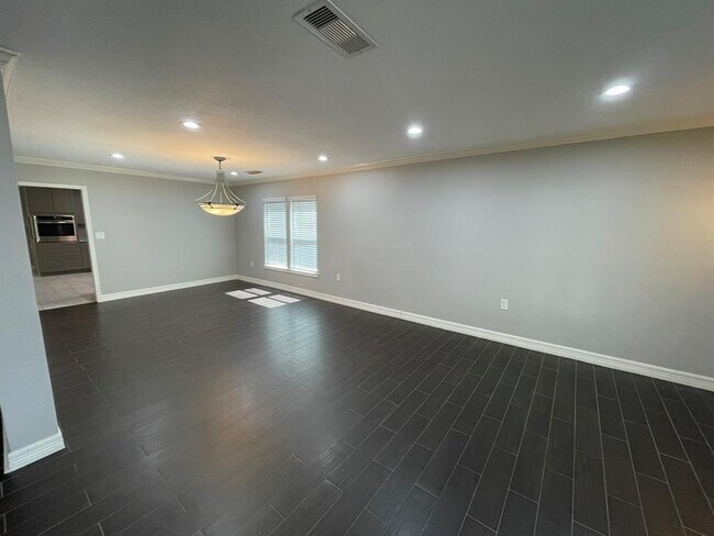 Building Photo - 4955 Braesheather Dr