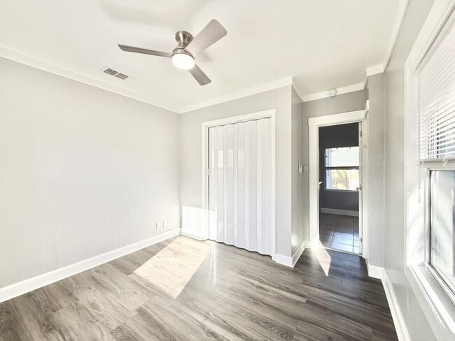 Building Photo - 1914 31st St S