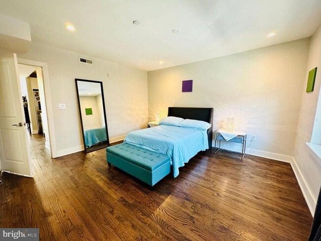 Building Photo - 1012 S Randolph St