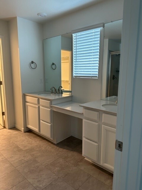 master bath - 11000 Uvalda St