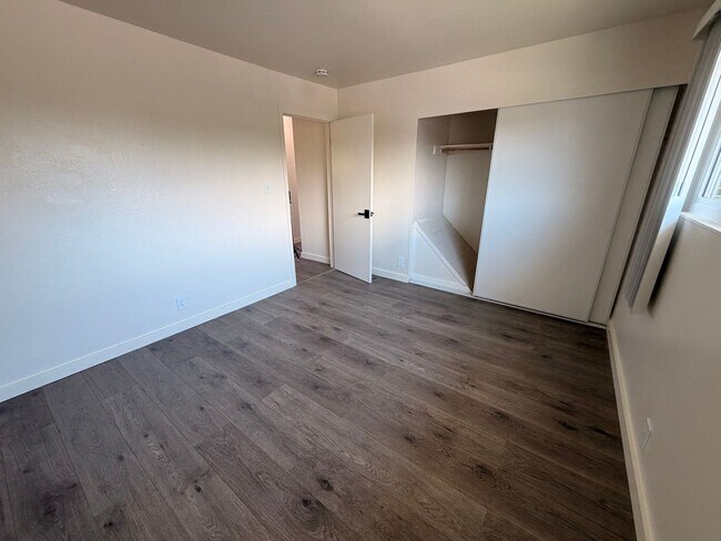 Building Photo - South Garden Apartments