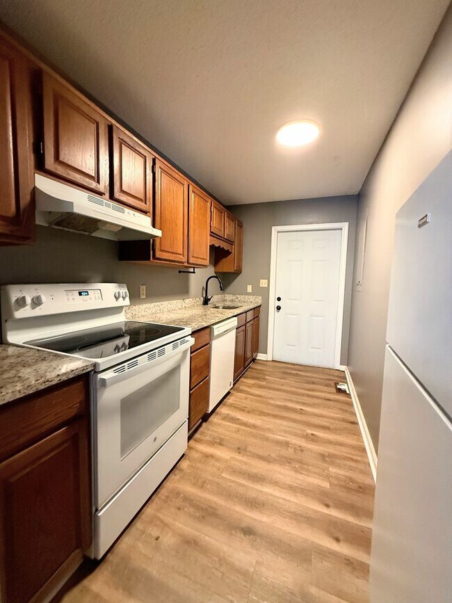 Building Photo - 535 Gilley Rd