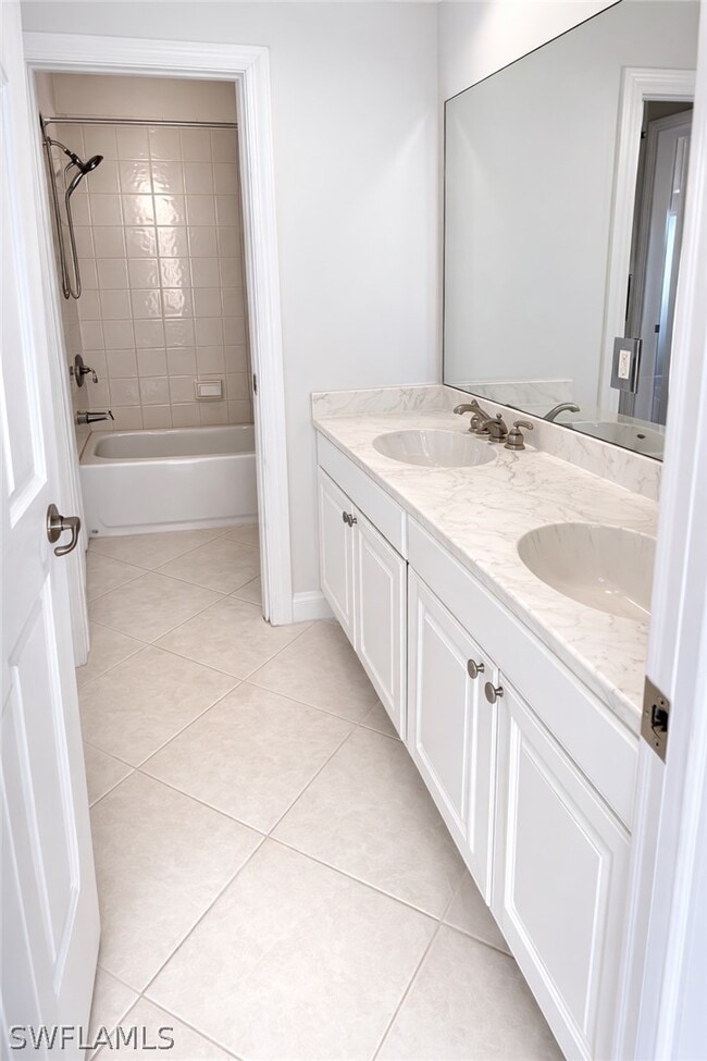 Building Photo - 15501 Cadiz Ln