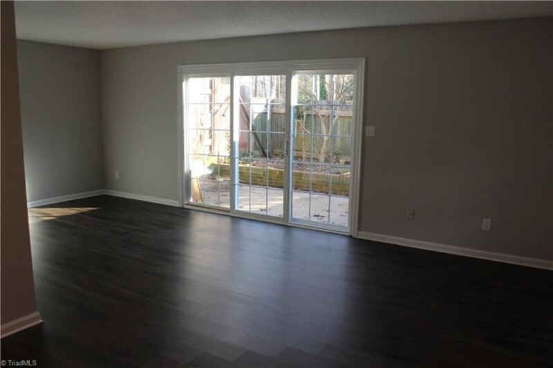 Building Photo - 121 Charlestowne Cir