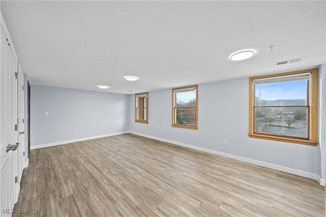 Building Photo - 1735 Merriman Rd