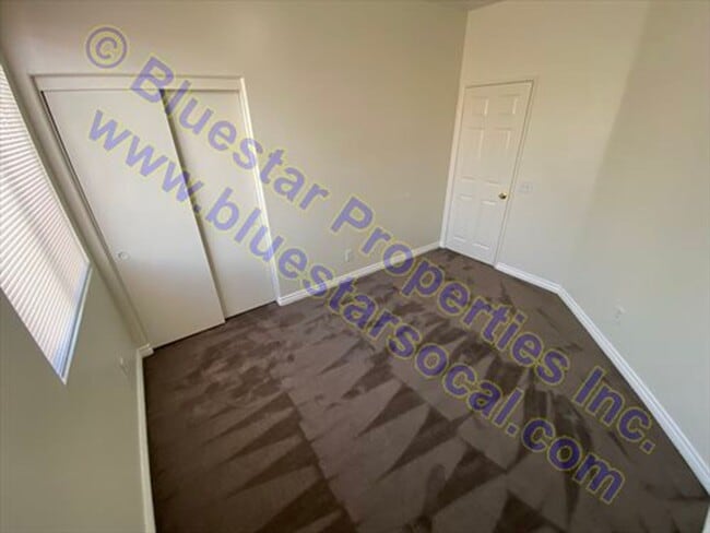 Building Photo - Just Listed !!  Single Story Home In Adela...