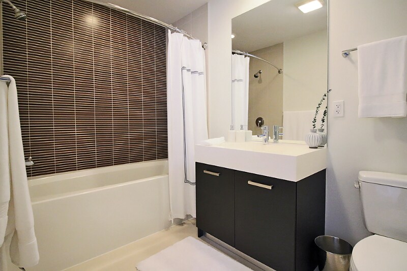 Building Photo - 146 W Roosevelt Rd