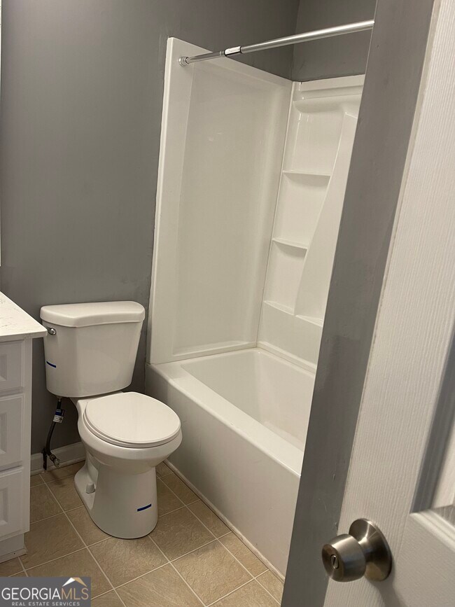 Building Photo - 235 Deerfield Dr