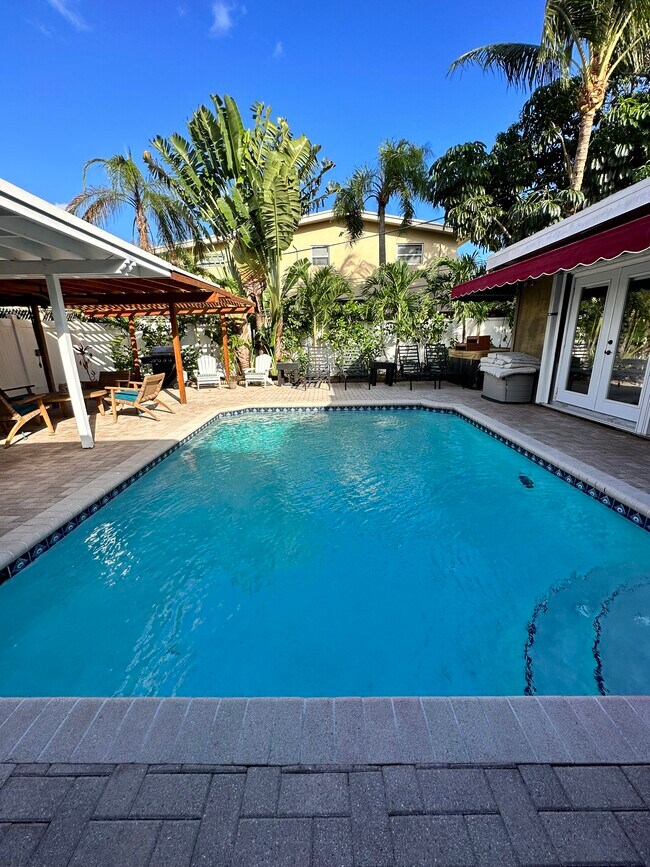 Primary Photo - 3036 Coral Shores Dr