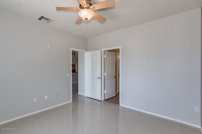 Building Photo - 16013 S Desert Foothills Pkwy