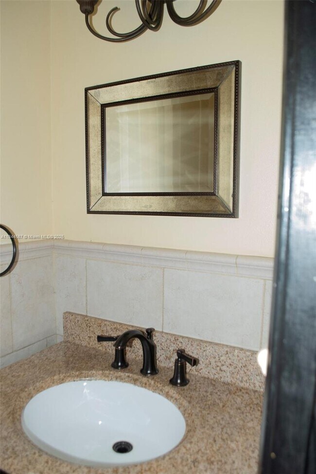 Building Photo - 11050 Conch Ct