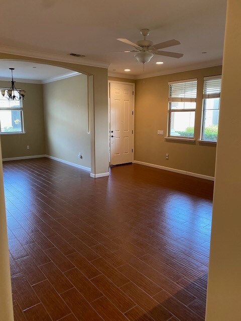 Building Photo - 1000 Orleans Ct