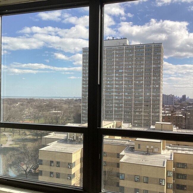 Building Photo - 5100 N Marine Dr