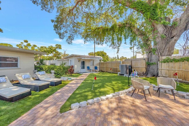 Building Photo - 10755 Clara Ln