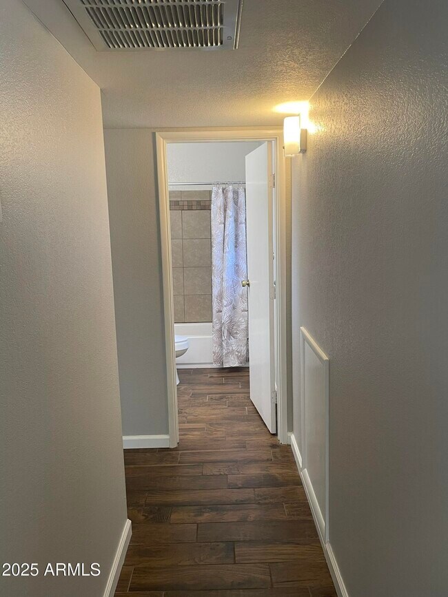 Building Photo - 3309 N 70th St