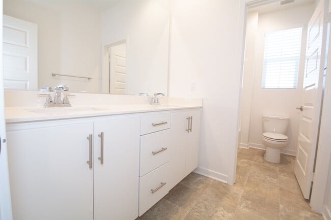 Building Photo - 7039 Mallow Dr
