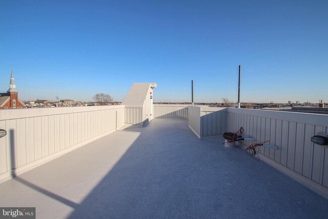 Building Photo - 2425 Frankford Ave