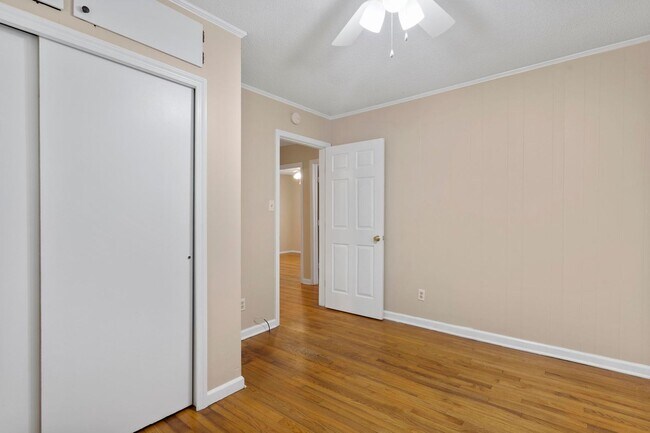 Building Photo - Northwoods Cutie!