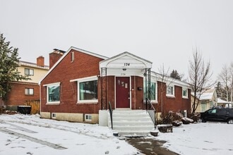 Building Photo - R134IC