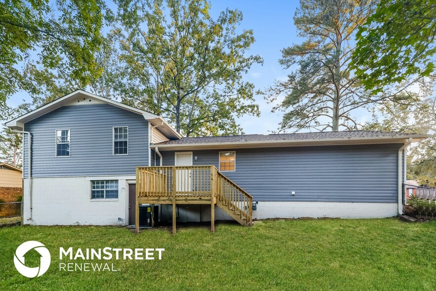 Building Photo - 3033 Carleton Rd