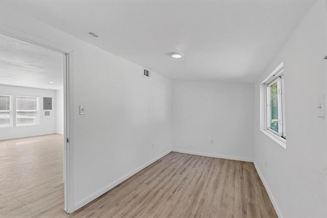 Building Photo - 631 Baker St