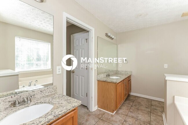 Building Photo - 3 Bedroom Pet-Friendly Home in Covington, GA with Main Street Renewal