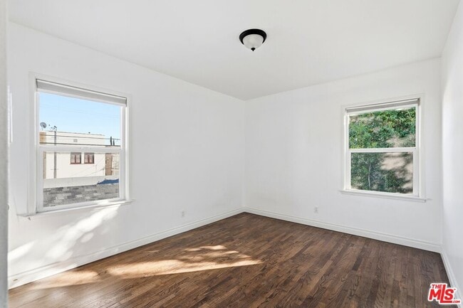 Building Photo - 1440 S Sherbourne Dr