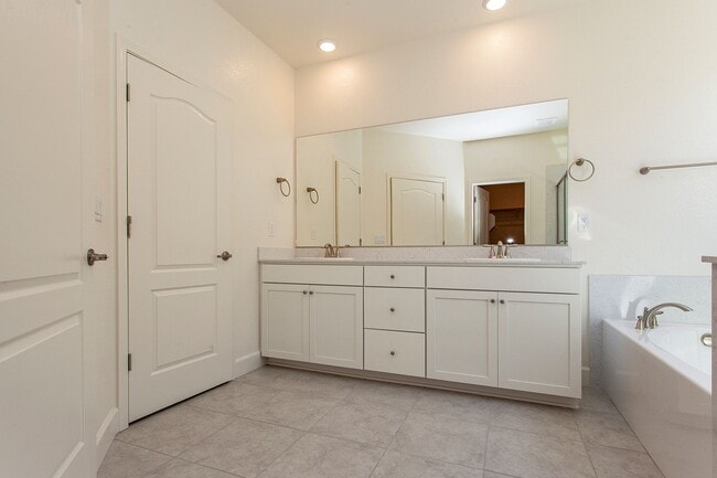 Building Photo - 1260 Grey Owl Dr.