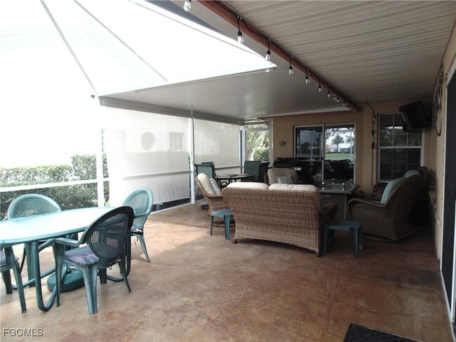 Building Photo - 1900 Corona Del Sire Dr