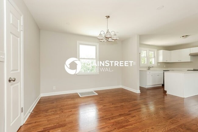 Building Photo - 3 Bedroom Pet-Friendly Home in MADISON, TN with Main Street Renewal
